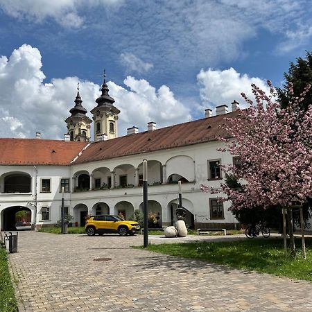 Forst-Haz Apartman Eger Bagian luar foto