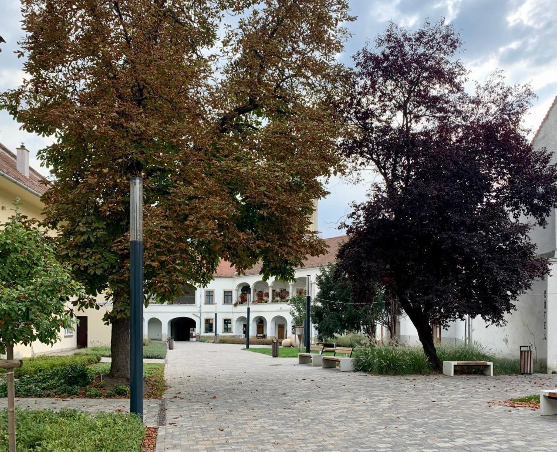 Forst-Haz Apartman Eger Bagian luar foto