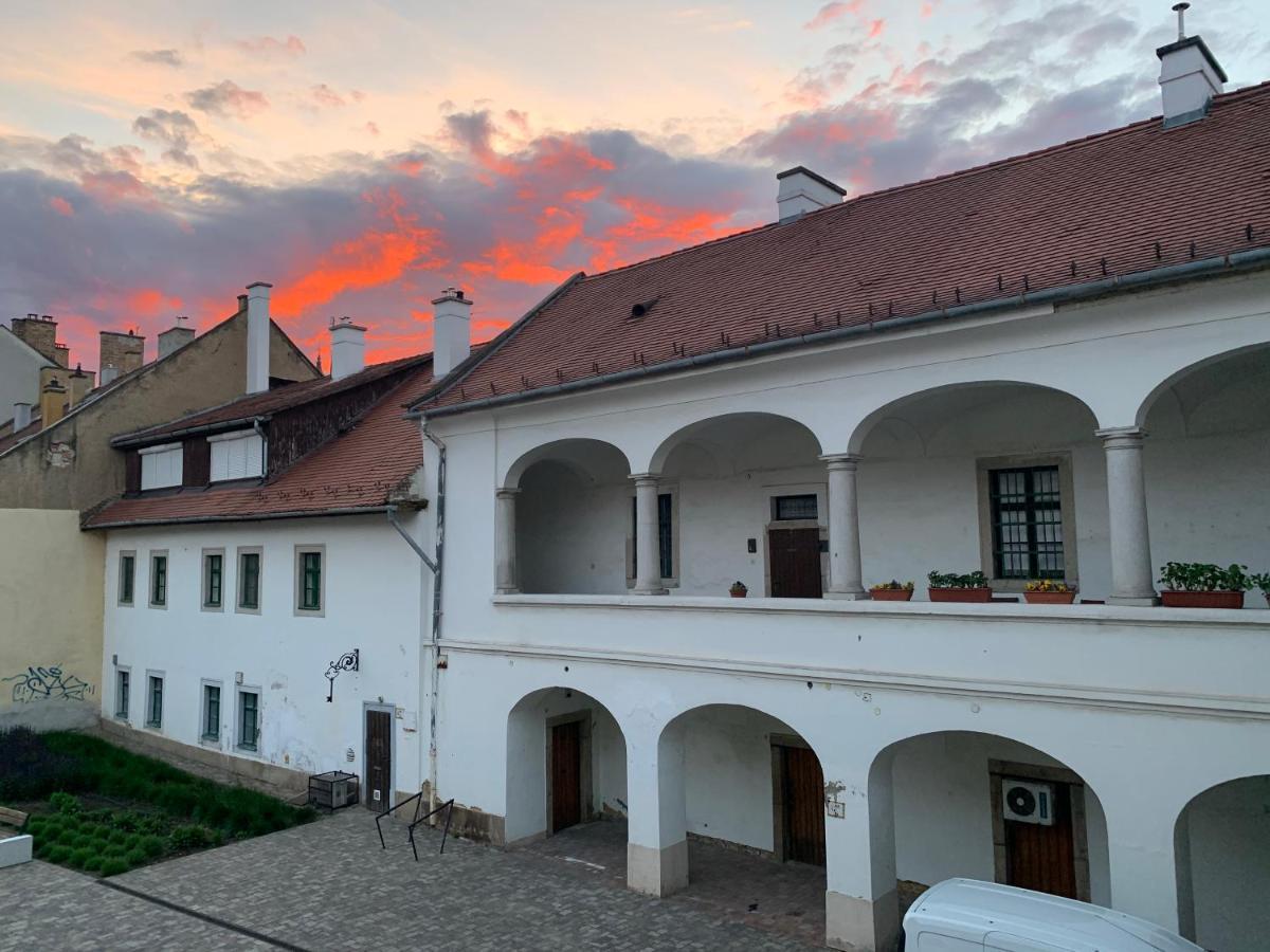 Forst-Haz Apartman Eger Bagian luar foto